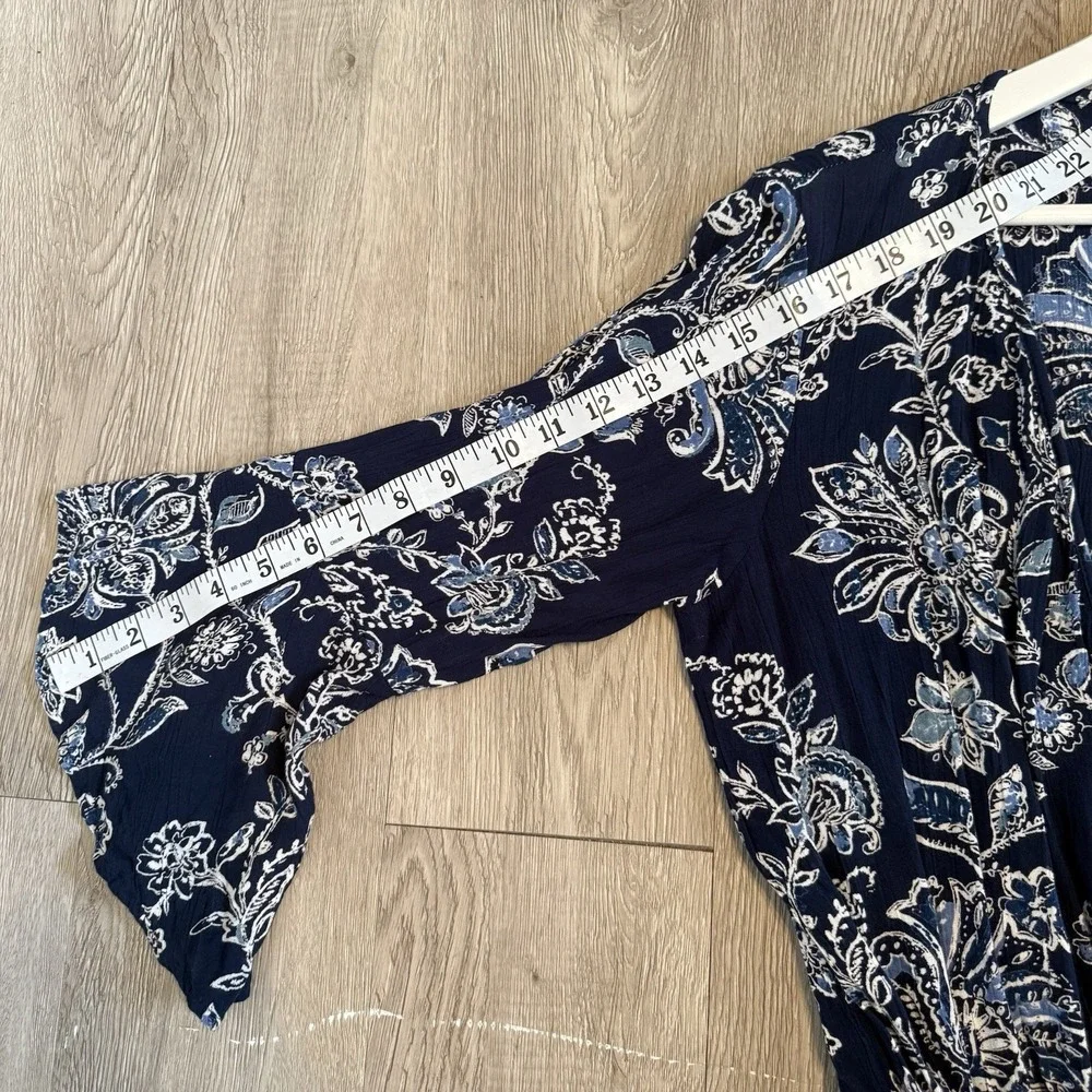 Willow & Root Juniors Medium Two Tone Long Belle Sleeve Floral Top Blue White - Picture 9 of 9